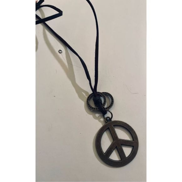 Cute boho PEACE SIGN NECKLACE - Picture 4 of 5